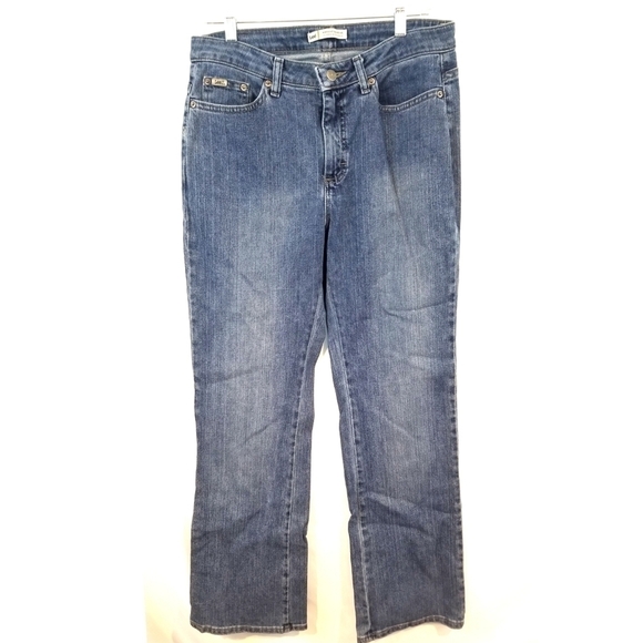 3/$25 Lee Size 10 Natural Bootcut Jeans - Picture 1 of 4